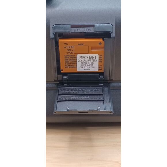 80s Kodak EK160 Vintage Polaroid Instant Camera with Case and Rainbow Strap - Picture 12 of 14